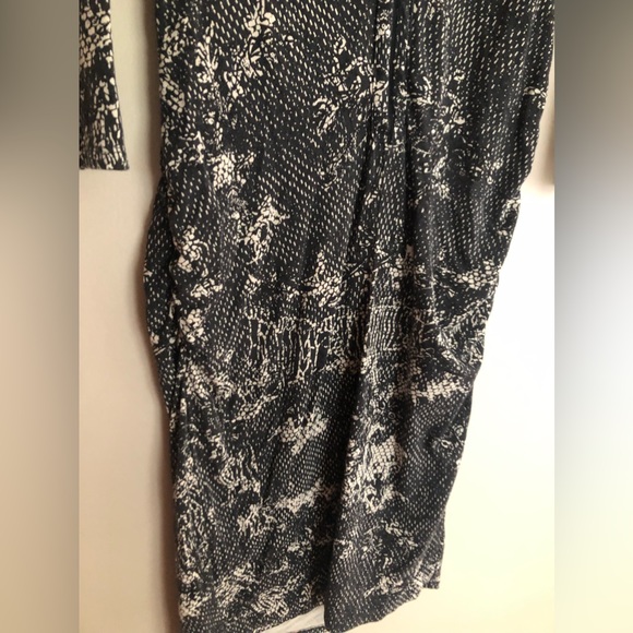 ANN TAYLOR Black Slinky Gathered Bottom Dress  Size 2 - Picture 2 of 2